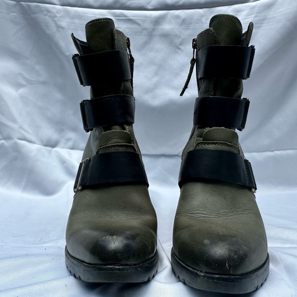 Sorel After Hours Green Boots with Ordinal Box